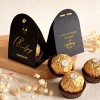 Podziękowania dla gości na 18 urodziny – czekoladka ferrero w personalizowanym czarnym etui