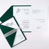 Zaproszenia Ślubne kopertowe z zieloną okładką i minimalistycznymi liśćmi - Wild Green