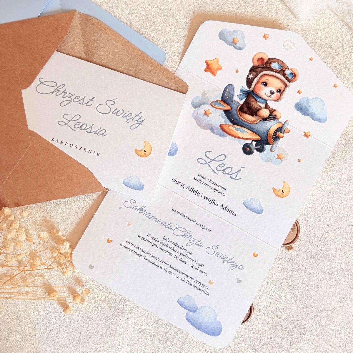 Zaproszenia na chrzest na fakturowanym papierze z misiem pilotem - Flying Teddy