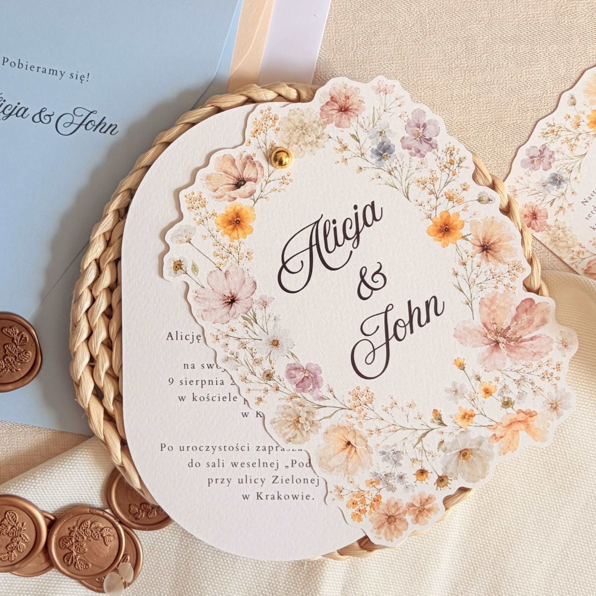 Zaproszenia na ślub na fakturowanym papierze z polnymi kwiatami - Wildflower Romance