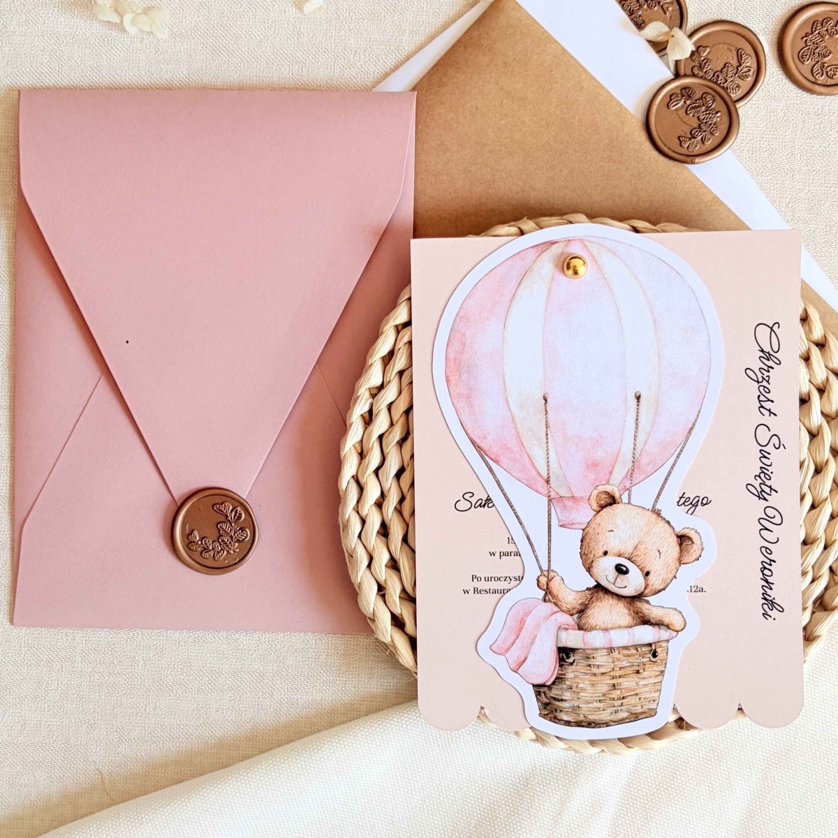 Zaproszenia na chrzest z różowym misiem w balonie i złotym pinem - Pink Teddy Balloon