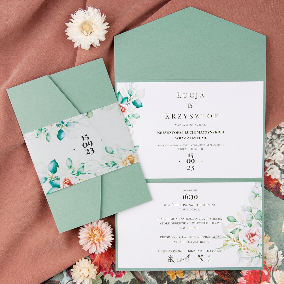 Kopertowe zaproszenia ślubne w kolorze pistacjowym z kwiatami - Pistachio Envelope