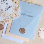 Zaproszenia na ślub na fakturowanym papierze z polnymi kwiatami - Wildflower Romance