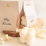 Podziękowania dla gości na ślub – świeca sojowa bubble w bezowym etui z winietką