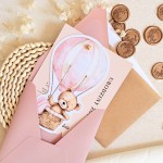 Zaproszenia na urodziny dziecka z różowym misiem w balonie i złotym pinem - Pink Teddy Balloon