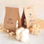 Podziękowania dla gości na Komunię – świeca sojowa bubble w brązowym etui z winietką