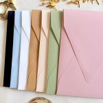 Eleganckie zaproszenia na ślub na papierze ecru ze złotym pinem  - Pure Frame