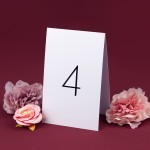 Minimalistyczne numery stołów weselnych wolnostojące - Whiteness, Photo Case