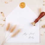 Minimalistyczne otwierane zaproszenia na Chrzest Święty ze złotym wykończeniem - Envelope