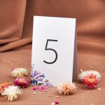 Numery stołów weselnych z motywem kwiatów wolnostojące - Lila Dream