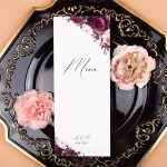 Otwierane menu weselne z białymi i bordowymi kwiatami - Rose & White, Maroon Flowers