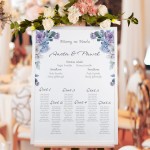 Plan sali weselnej (rozmieszczenie gości) z fioletowymi kwiatami - Reflection