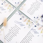 Plany stołów weselnych (rozmieszczenie gości) na pojedynczych kartach z motywami niebieskich kwiatów - Blue Forest