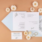Zaproszenia Ślubne kopertowe z błękitną okładką i minimalistycznymi kwiatami - Light Blue - PRÓBKA