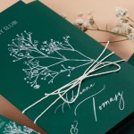Zaproszenia ślubne otwierane z motywem białej gipsówki - Emerald