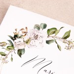 Zaproszenia ślubne z okręgiem i białymi kwiatami z zielonymi liśćmi - White Circle