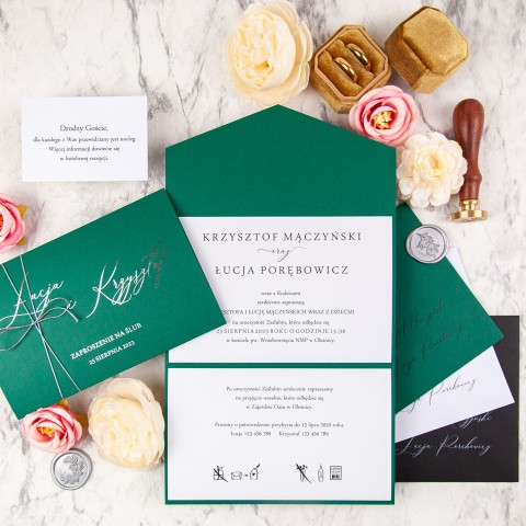 Klasyczne zaproszenia ślubne ze srebrnym wykończeniem - Green Envelope Silver