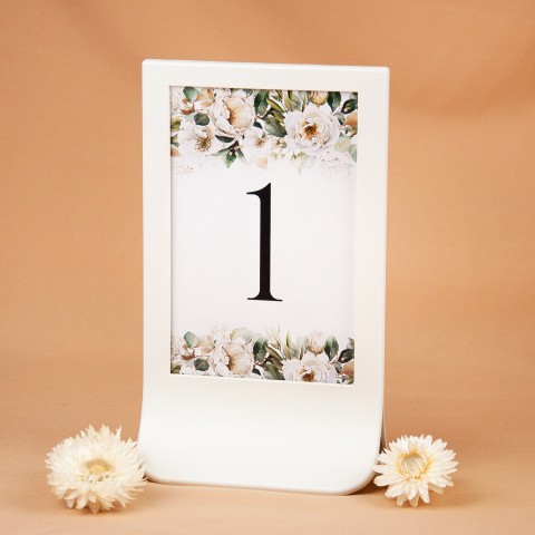 Numery stołów weselnych w białej ramce z motywem białych kwiatów - White