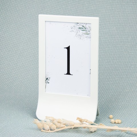 Numery stołów weselnych w białej ramce z motywem niebieskich listeczków - Green Calendar