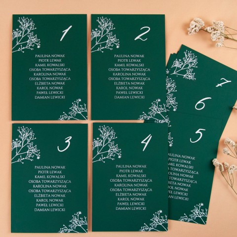 Plany stołów weselnych (rozmieszczenie gości) na pojedynczych kartach z grafiką białej gipsówki - Emerald