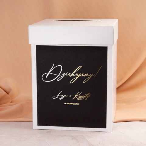 Pudełko na koperty ze złotymi napisami na czarnym papierze - Black Destiny