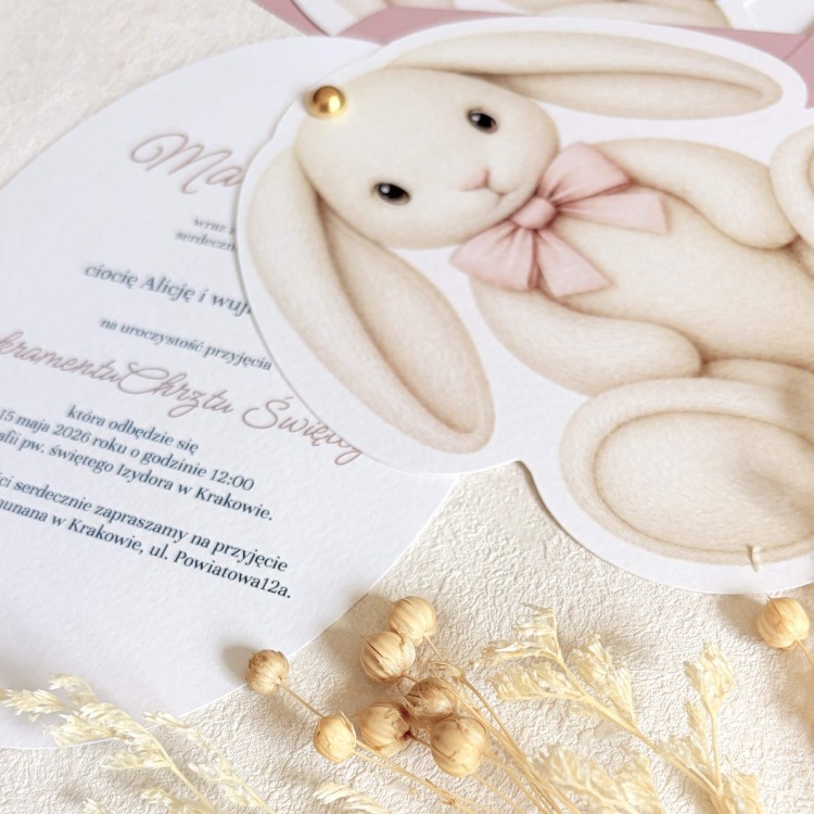 Zaproszenia na chrzest na fakturowanym papierze z uroczym króliczkiem i złotym pinem- Pink Bunny Blessing