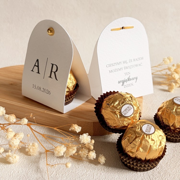Podziękowania dla gości na ślub – czekoladka ferrero w personalizowanym białym etui Eveline