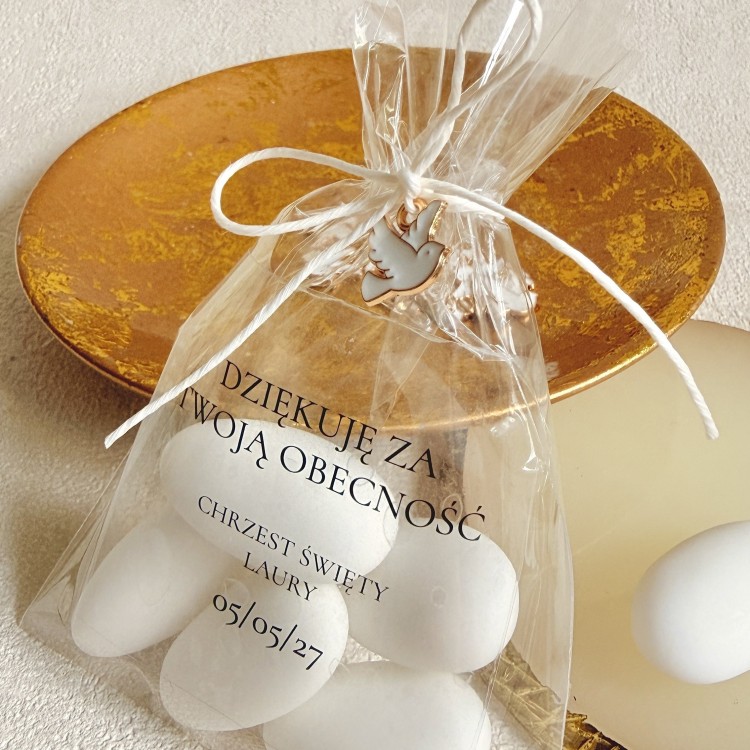 Podziękowania dla gości na Chrzest– migdały w woreczku z przywieszką gołębia