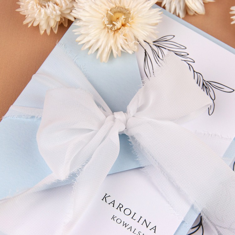 Zaproszenia Ślubne kopertowe z błękitną okładką i minimalistycznymi kwiatami - Light Blue - PRÓBKA