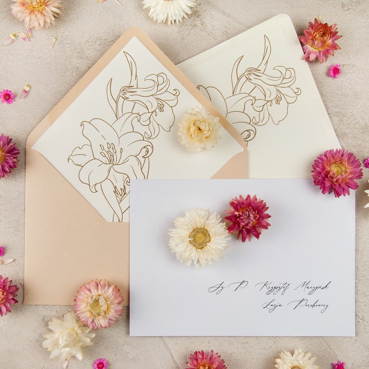 Zaproszenia ślubne otwierane z delikatnym motywem kwiatowym - Lily Beige